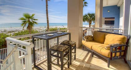 Ultimate Beachfront Escape for Families & Groups. Beach& Swim Spa +$400.00 Free Fun Activities Daily