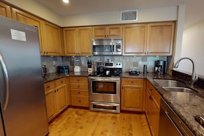 Kühlschrank, Mikrowelle, Geschirrspüler