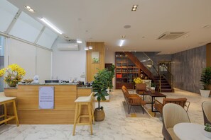 Àrea amb seients del vestíbul