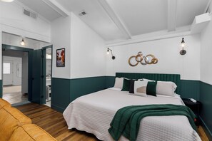 4 bedrooms, desk, iron/ironing board, free WiFi