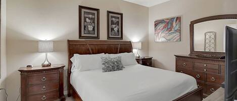 2 bedrooms, desk, internet