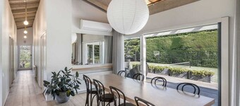 Resort-style 4-bedroom, tennis court, pool, spa, gardens, alfresco in Portsea