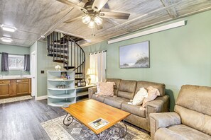 TV - Fish, Hike & More: Cozy Brainerd Cabin (Brainerd)