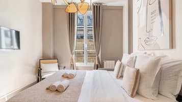 1 bedroom, iron/ironing board, travel crib, WiFi