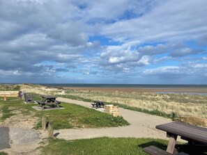 Cottage | Outdoor dining - Aspen Spa Apartment (Dornoch)