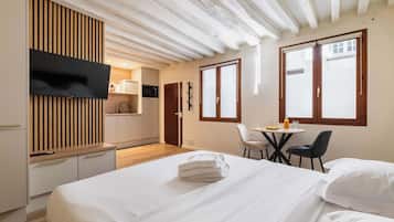 Iron/ironing board, WiFi, bed sheets