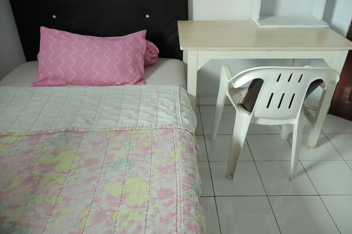 Basic Single Room | Iron/ironing board