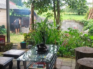 Garden view - Chrisma Bed and Breakfast (Tomohon)