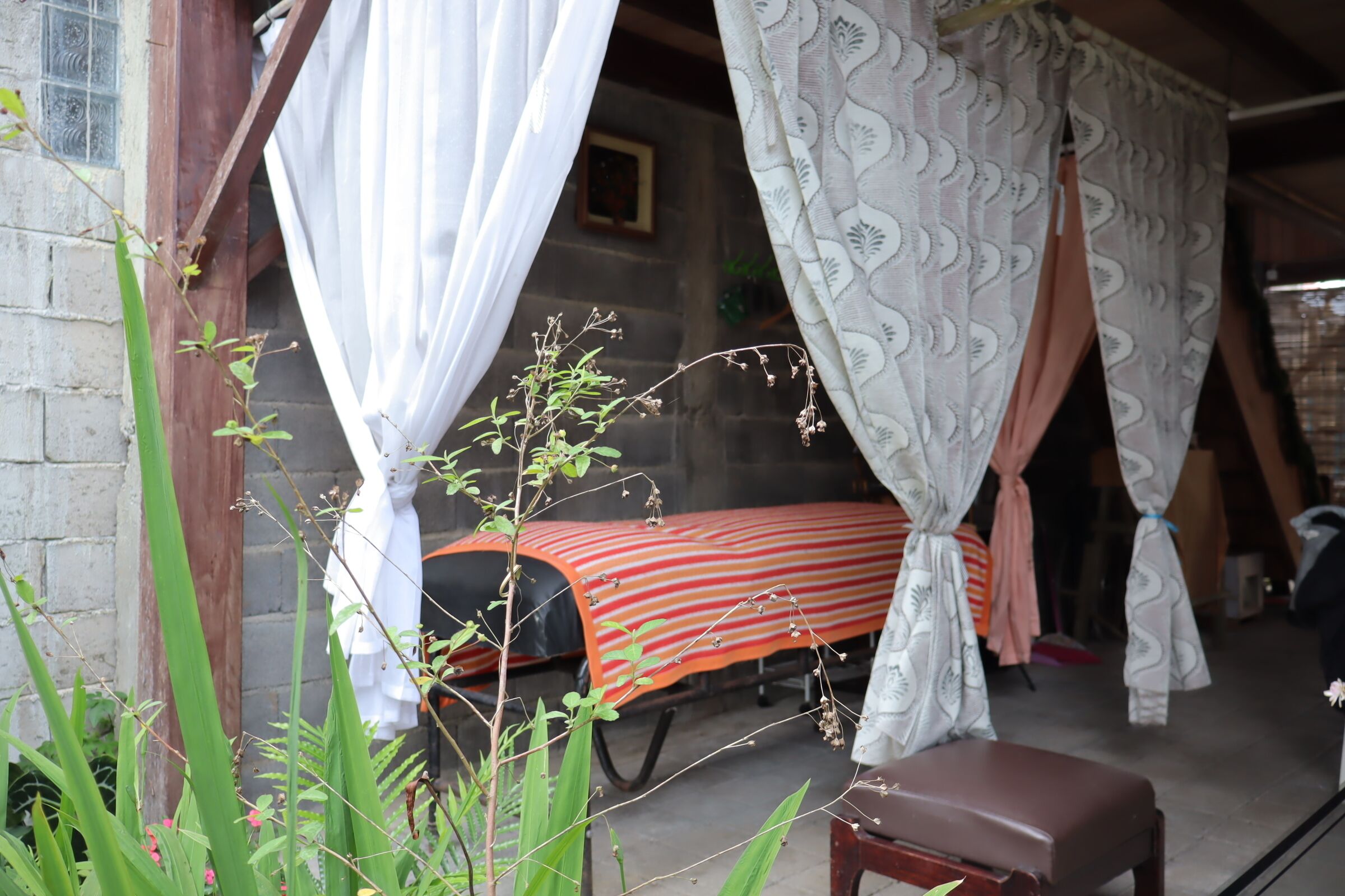 Body scrubs, facials, reflexology, 1 treatment room, massages