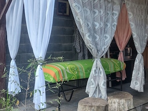 Massage in accommodation - Chrisma Bed and Breakfast (Tomohon)