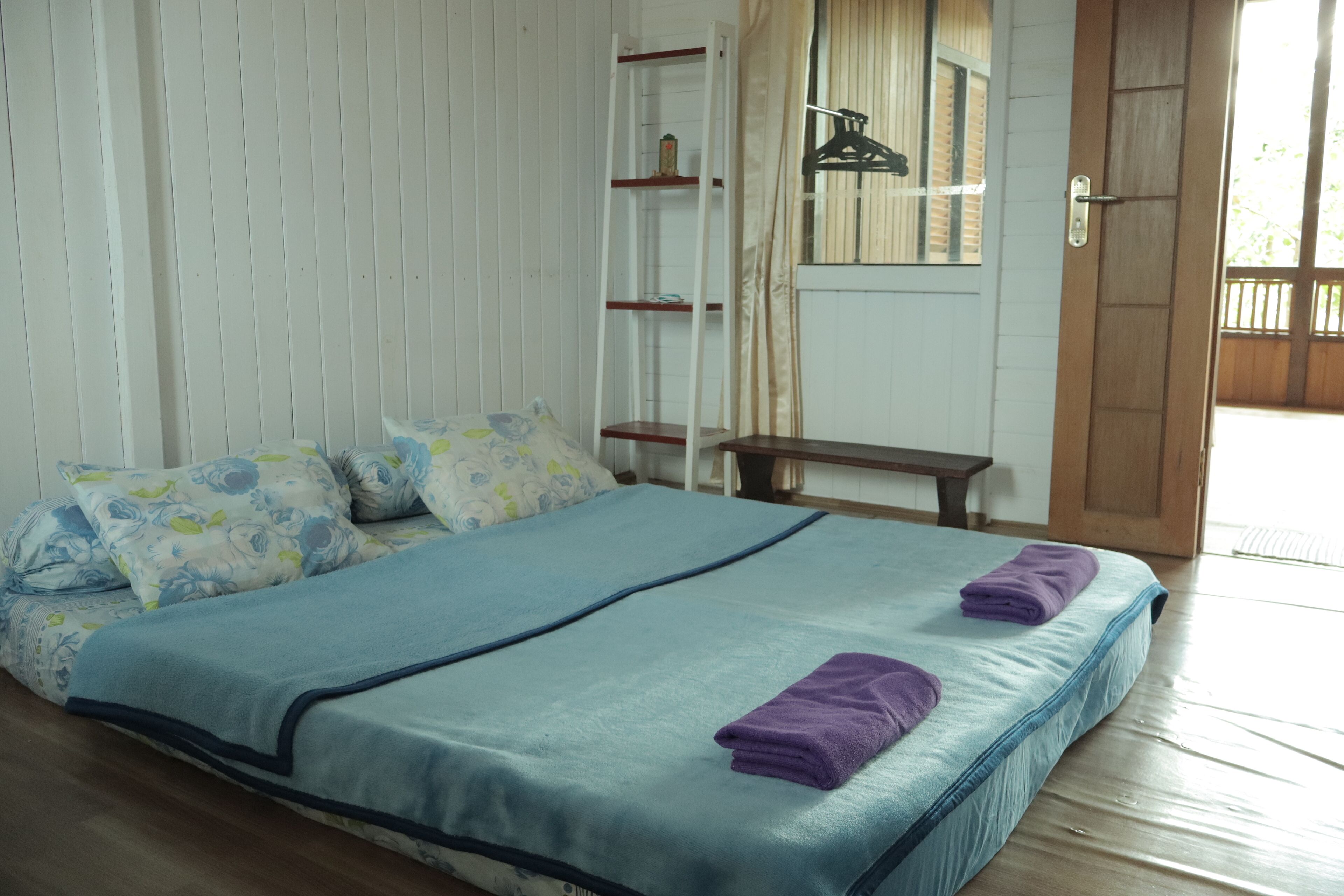 Kamar Double atau Twin Basic | Setrika/meja setrika