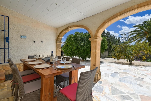 Outdoor dining