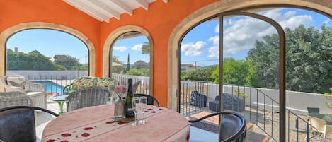 تناول الطعام