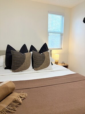 2 bedrooms, iron/ironing board, WiFi, bed sheets