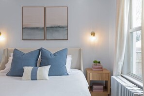 3 chambres, fer et planche à repasser, lit de bébé portatif