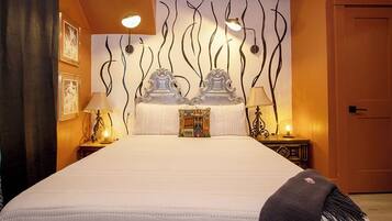 2 dormitorios, tabla de planchar con plancha, cuna de viaje