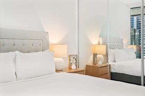 1 bedroom, desk, iron/ironing board, WiFi - Spacious Modern Apartment with Pool & Gym Access (Southbank)