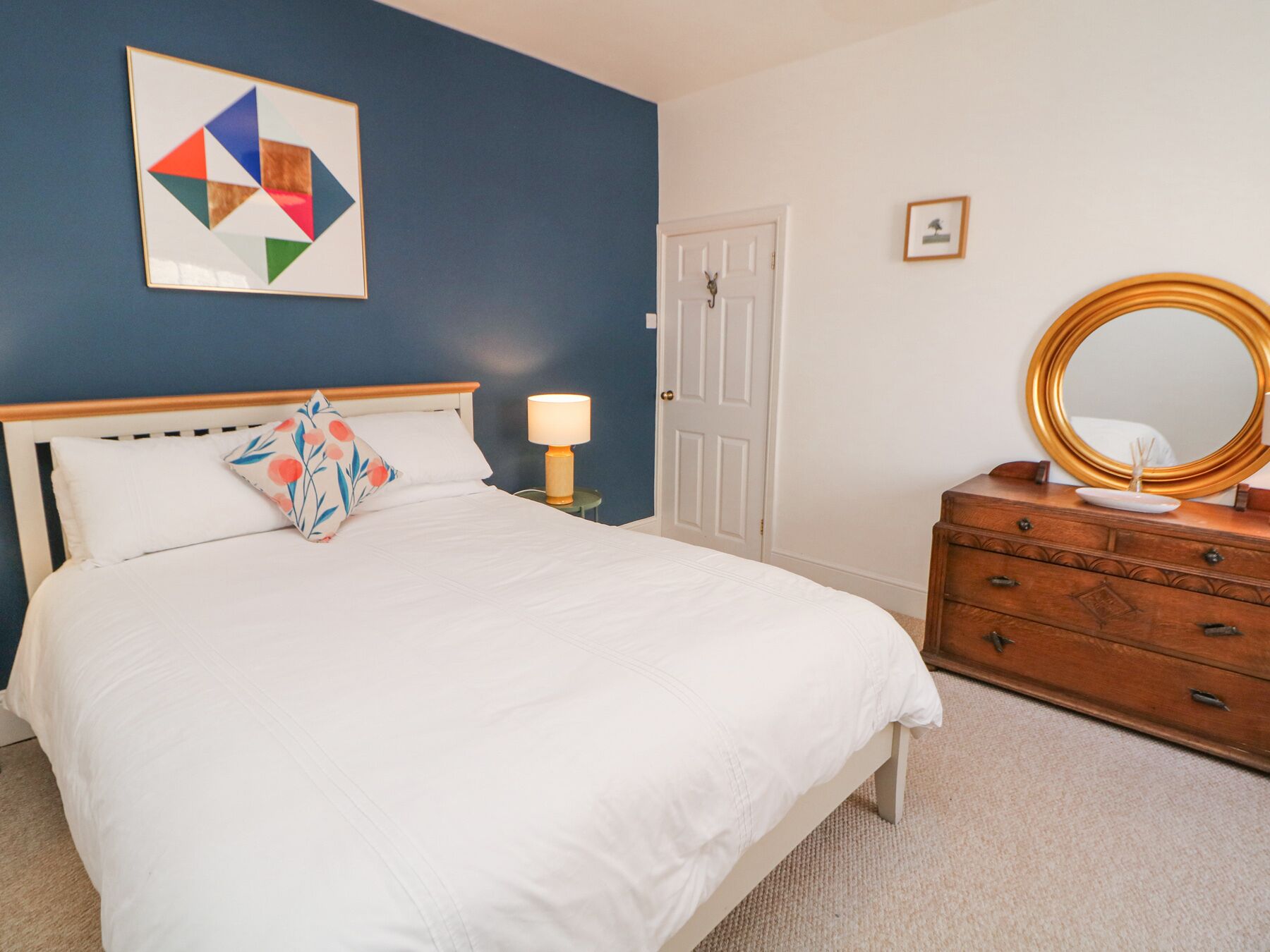 2 bedrooms, individually decorated, individually furnished, free WiFi