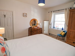 2 habitaciones, decoración personalizada y muebles diferentes