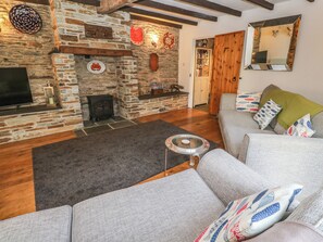 Living area - Mews Cottage (Tintagel)