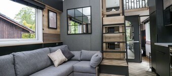 Woof Luxury Family Pod