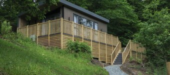Hodge Luxury Pod
