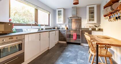 Dempster Court (No 10 )