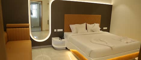 奢华套房, 城市景观 | 办公桌、笔记本电脑工作区、免费 WiFi