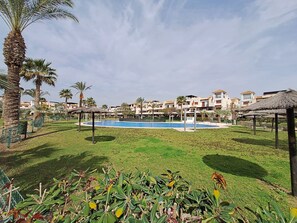 Unclassified image, 4 of 38, button