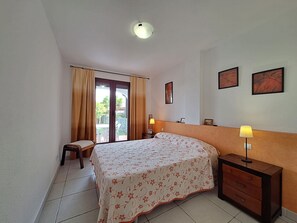 1 bedroom, free WiFi, bed sheets - JNV - Beach apartment with private garden (Vera playa)