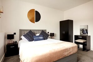 2 bedrooms, iron/ironing board, WiFi