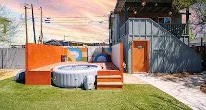 Unique "NEW" Studio Retreat - Hot Tub - Mins to Downtown, PHX Airport & ASU