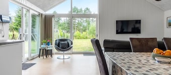 "Sunna" - 1.2km from the sea by Interhome