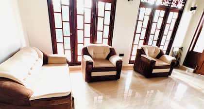 5-bedroom villa in wonderful Negombo, 10 mins away from Airport & Beach.