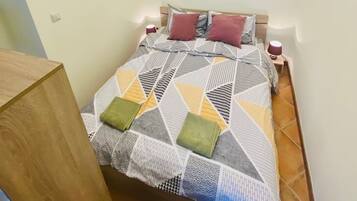 1 chambre, fer et planche à repasser, Wi-Fi, draps fournis