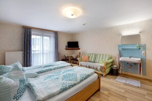 1 bedroom, free WiFi, bed sheets