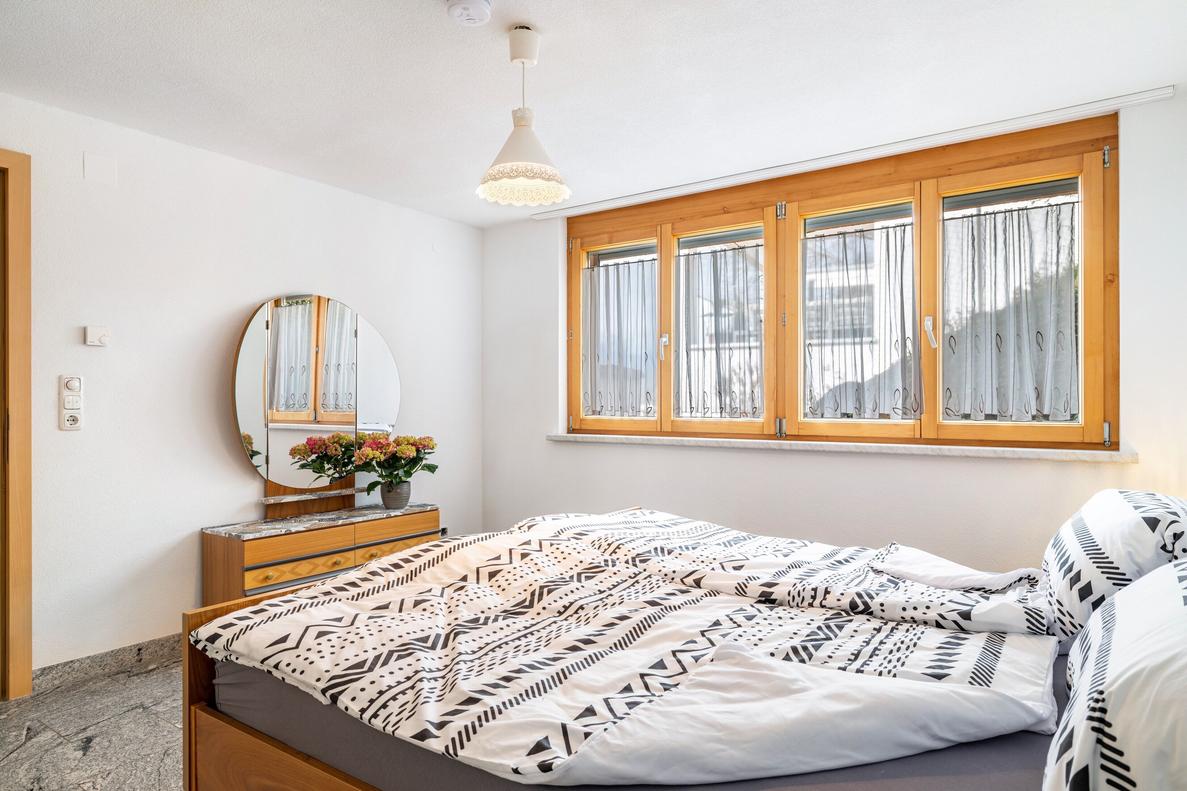 2 dormitorios, tabla de planchar con plancha, wifi gratis y ropa de cama