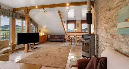 Ferienwohnung 'Panoramablick' mit Sauna, Bergblick, privater Terrasse und Wi-Fi