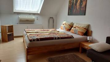 1 bedroom, free WiFi, bed sheets