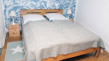 1 bedroom, free WiFi, bed sheets