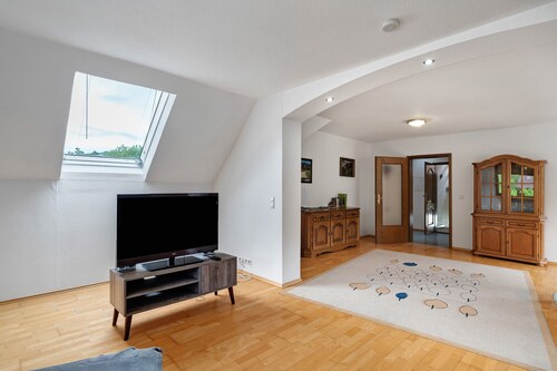 Apartment 'Serr' with Balcony and Wi-Fi