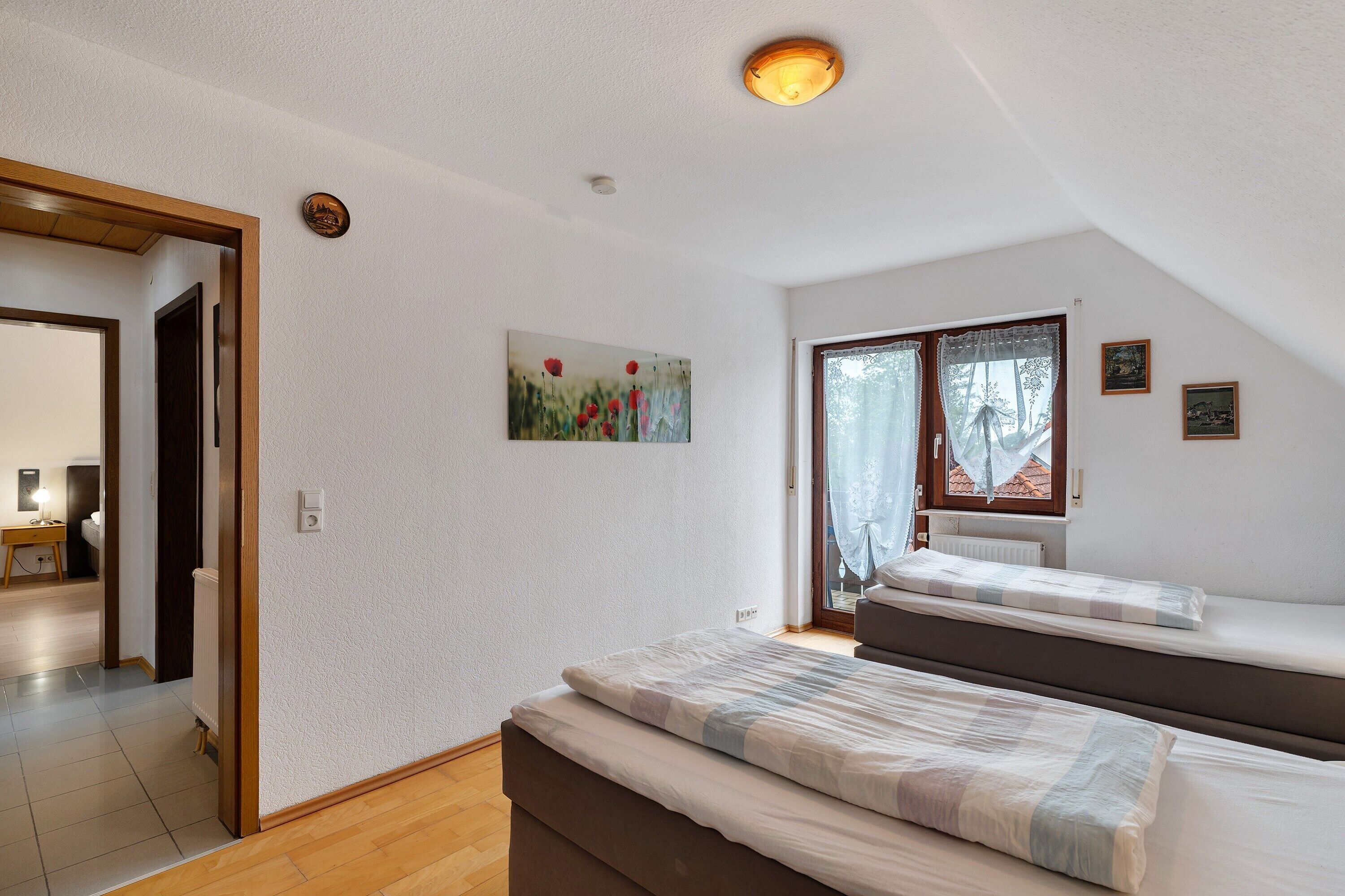 2 slaapkamers, een strijkplank/strijkijzer, gratis wifi, beddengoed