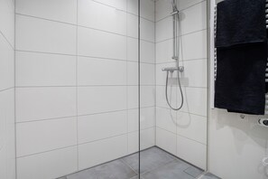 Doccia, asciugacapelli, asciugamani