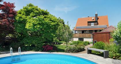 Ferienwohnung 'Aschoff' mit Bergblick, Gemeinschaftspool und Wi-Fi