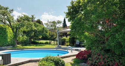 Ferienwohnung 'Aschoff' mit Bergblick, Gemeinschaftspool und Wi-Fi