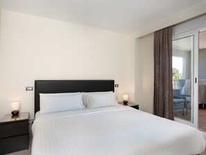 2 slaapkamers, een bureau, internet