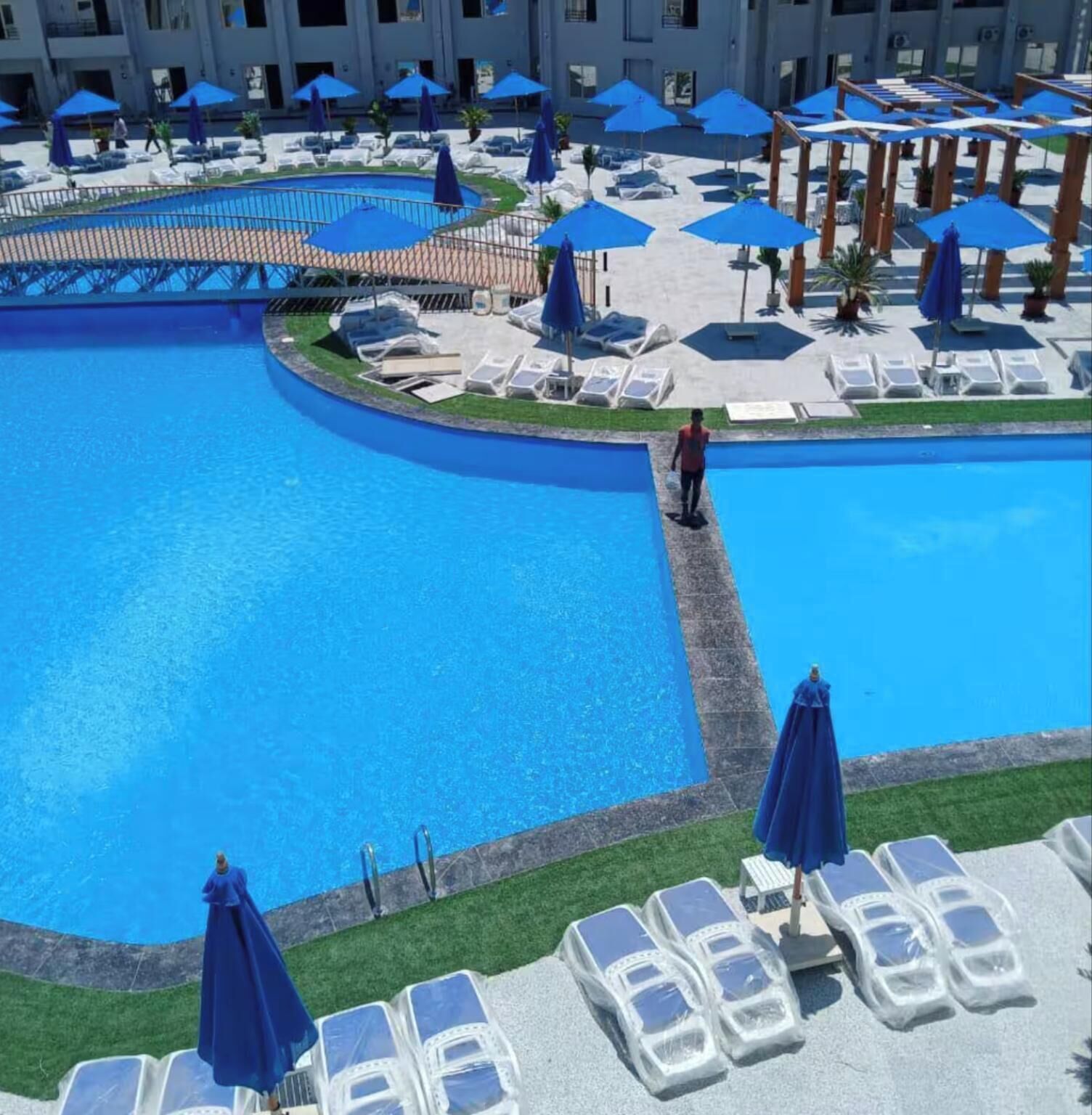 حمام سباحة