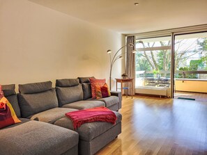 TV - Apt. Oasis by Interhome (Porza)