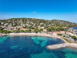 Una playa cerca