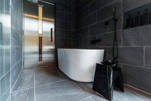 Sauna - KISIN (Yoichi)